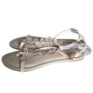 Mixit Women's Size 7 Tan Rhinestone Studded Daisy T-Strap Sandals